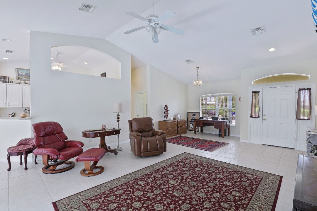 718 Fairlawn Ct, Marco Island, FL 34145