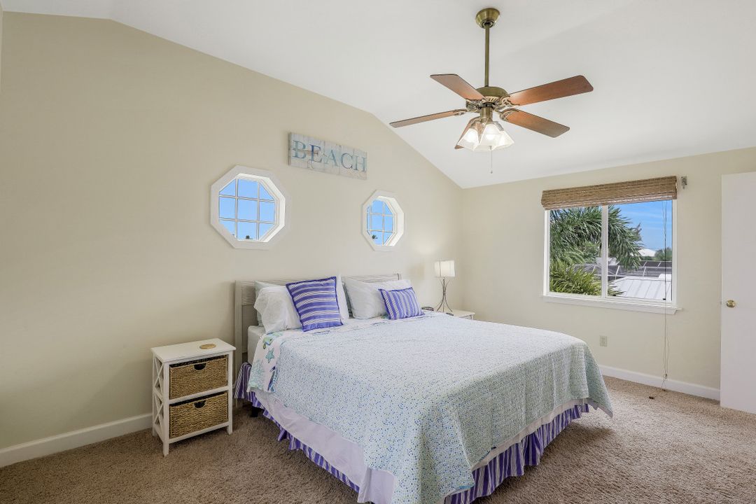 3668 Clipper Ln, Saint James City, FL 33956