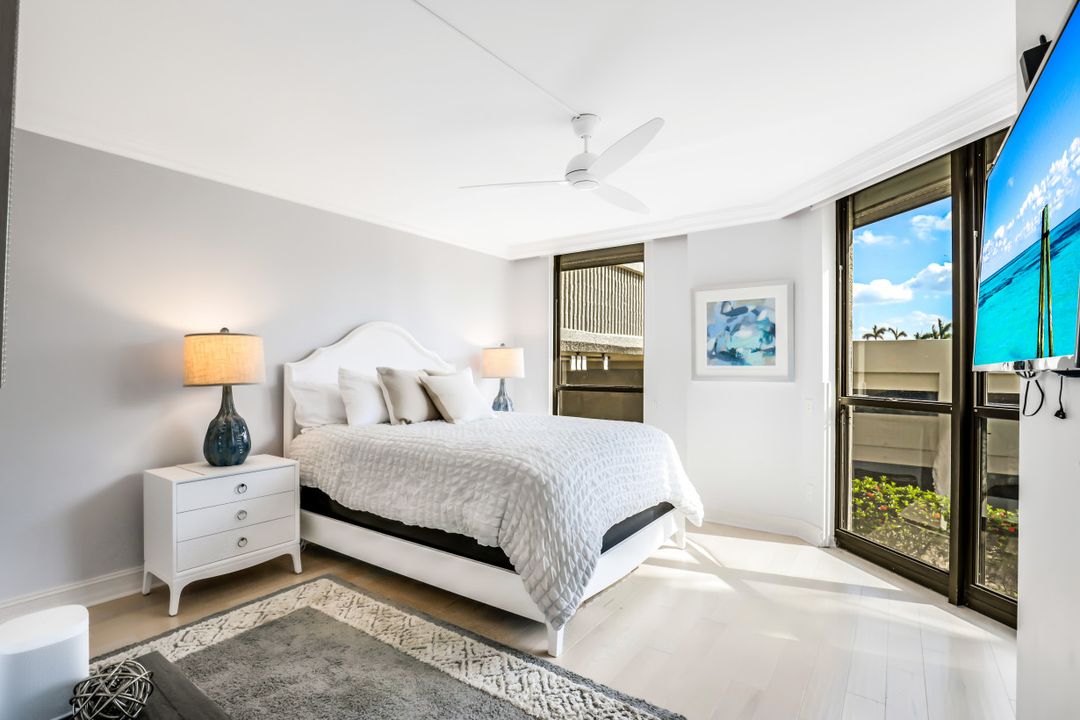 4401 Gulf Shore Blvd N #D-207, Naples, FL 34103