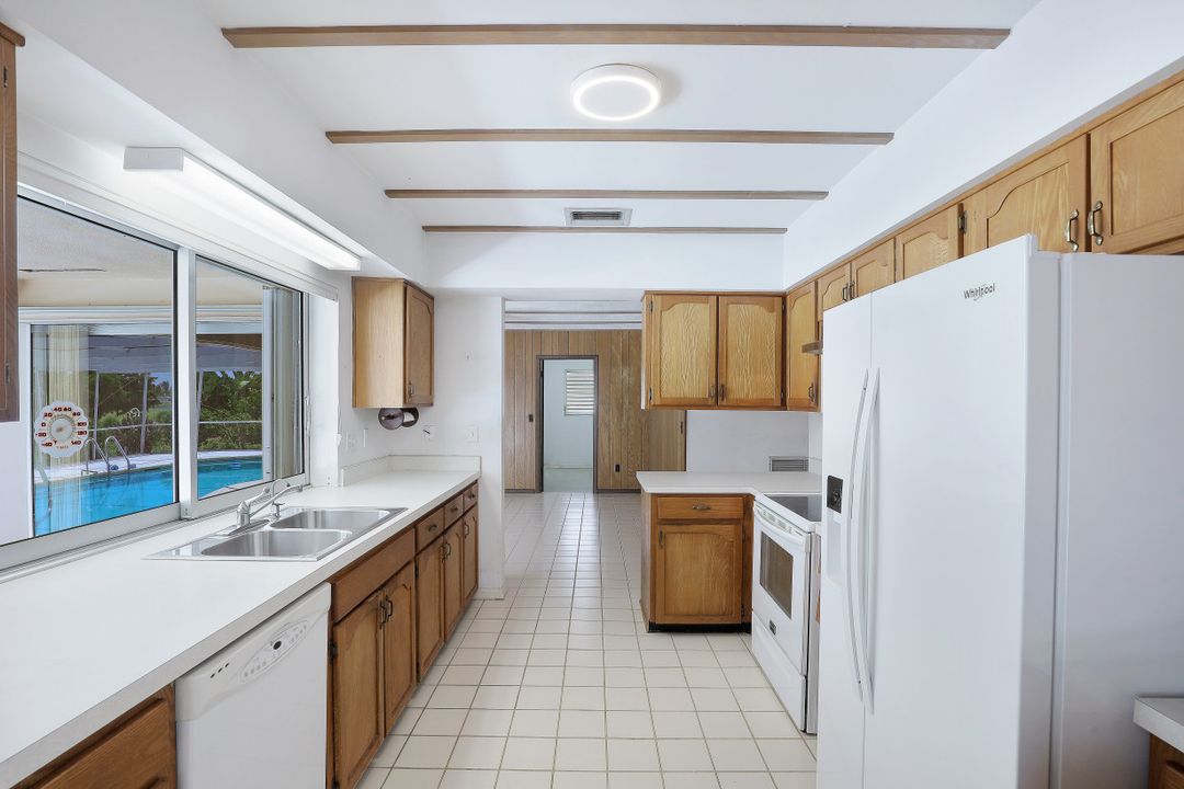 264 Shadowridge Ct, Marco Island, FL 34145