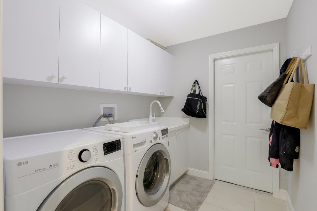 1558 Jamaica Ct, Marco Island, FL 34145