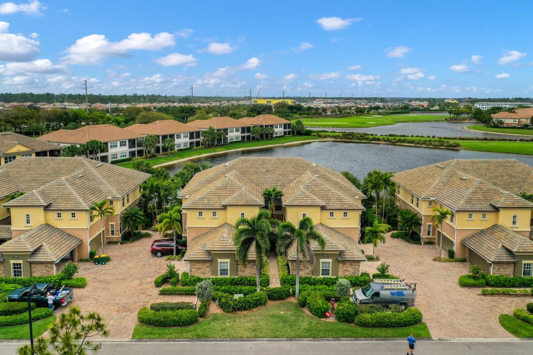 8763 Coastline Ct #201, Naples, FL 34120