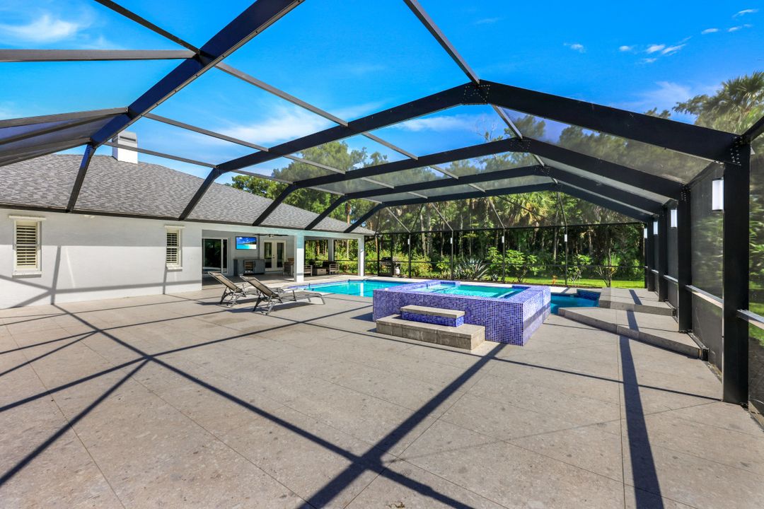 720 17th St NW, Naples, FL 34120