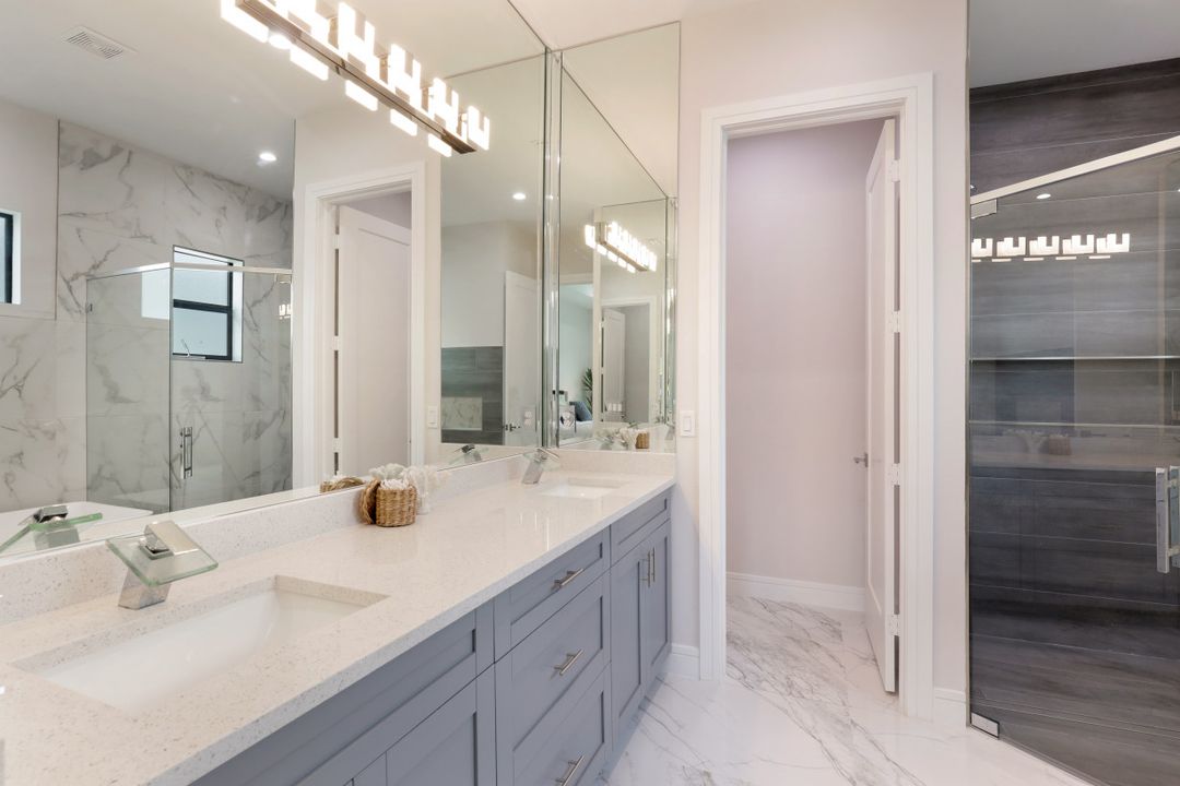 783 110th Ave N, Naples, FL 34108