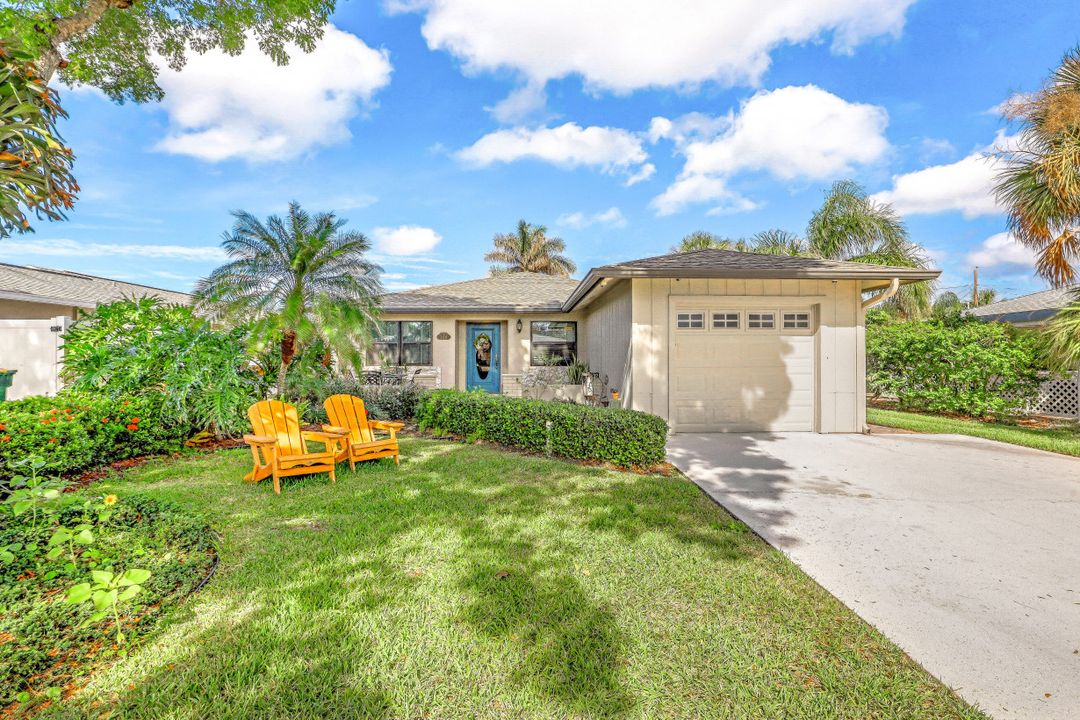 749 97th Ave N, Naples, FL 34108