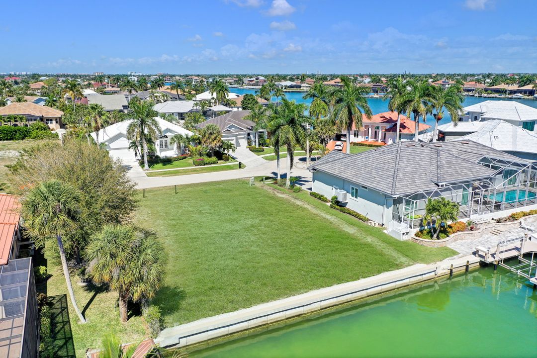979 Daisy Ct, Marco Island, FL 34145