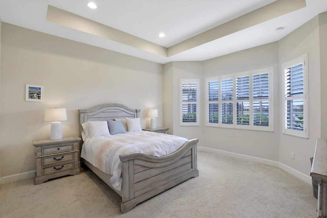 9220 Isla Bella Cir, Bonita Springs, FL 34135