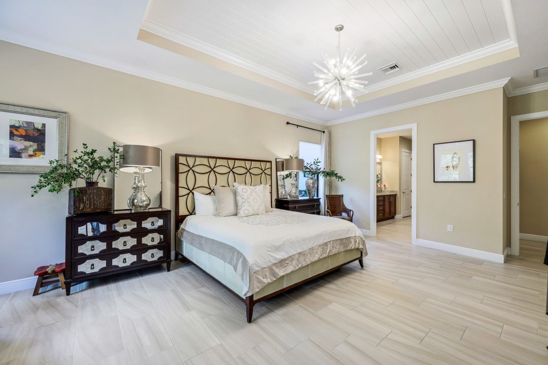 2303 Somerset Pl, Naples, FL 34120