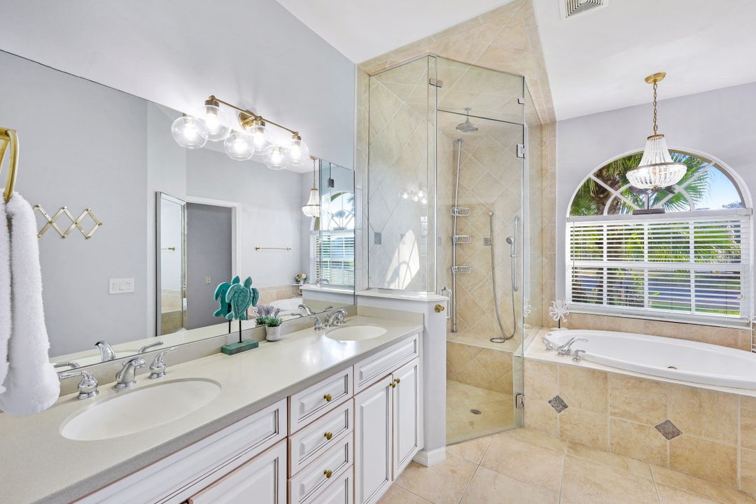 2047 Terrazzo Ln, Naples, FL 34104