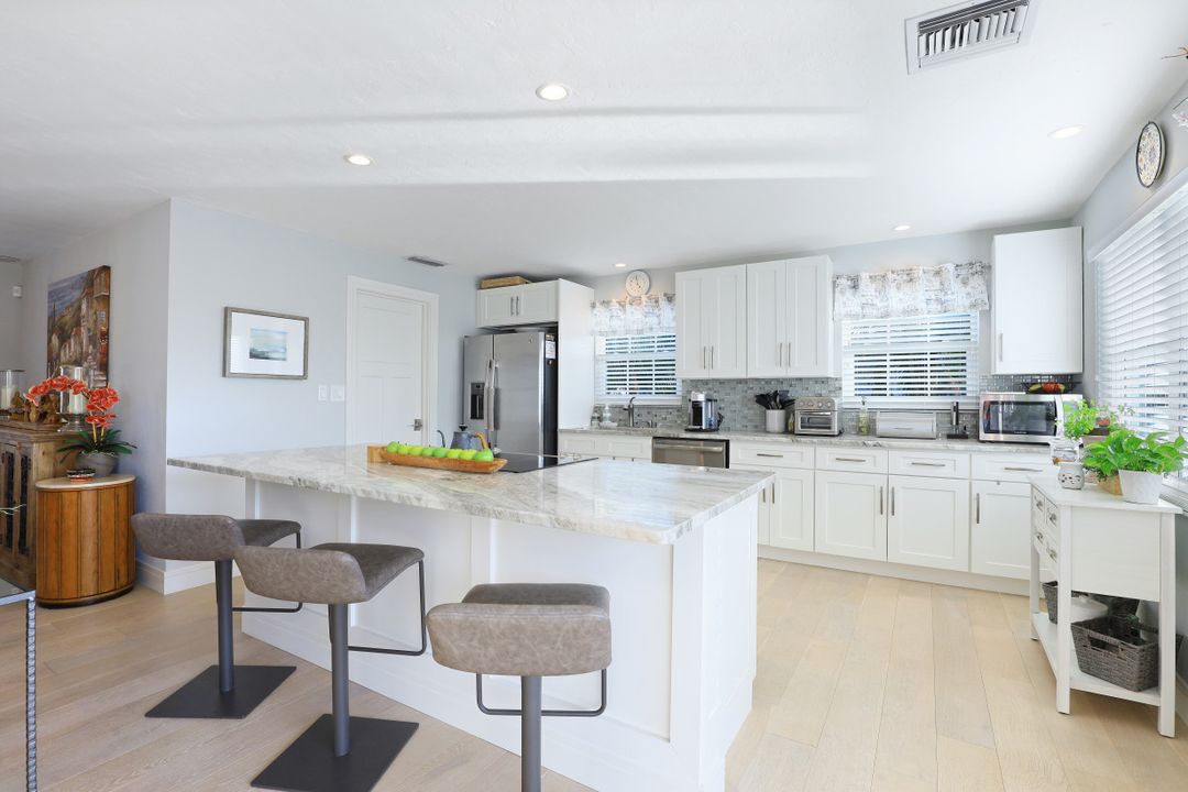 4786 West Blvd #B-201, Naples, FL 34103