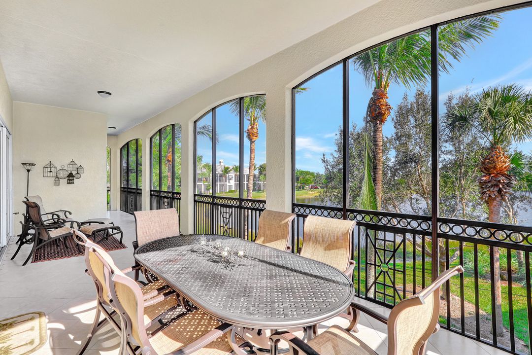 9243 Tesoro Ln #204, Naples, FL 34114