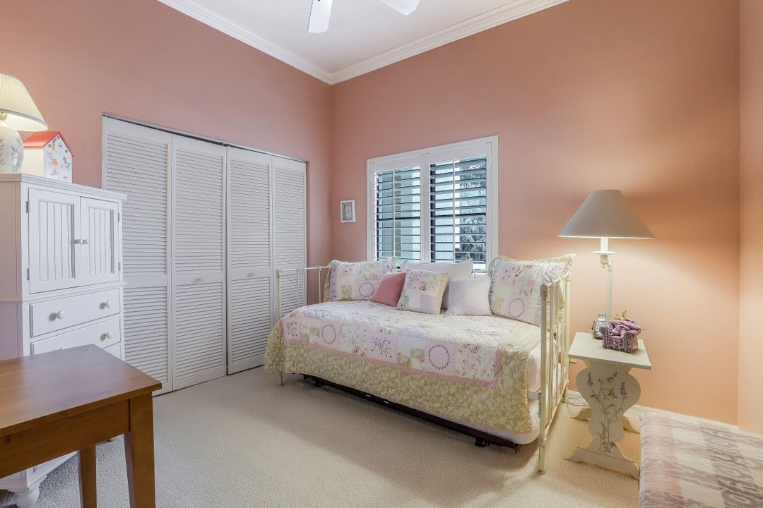 6525 Valen Way #202, Naples, FL 34108