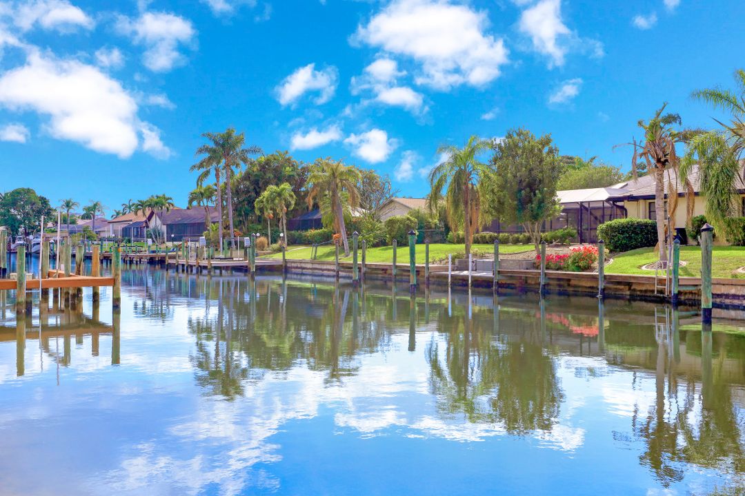 5208 SW 9th Pl, Cape Coral, FL 33914