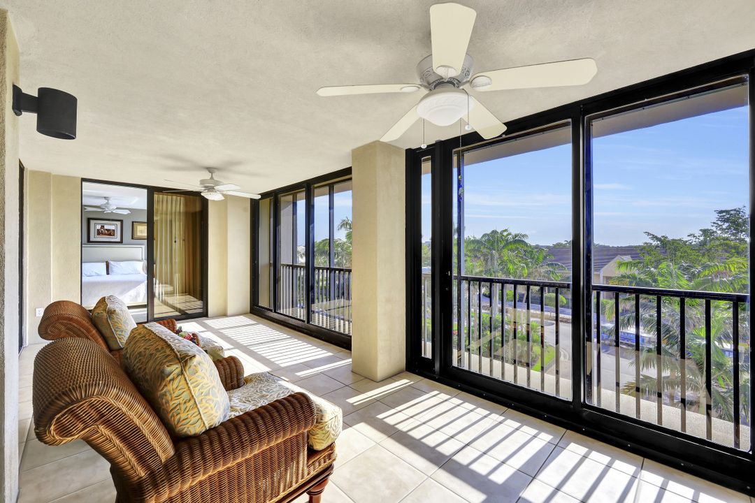 5601 Turtle Bay Dr #203, Naples, FL 34108