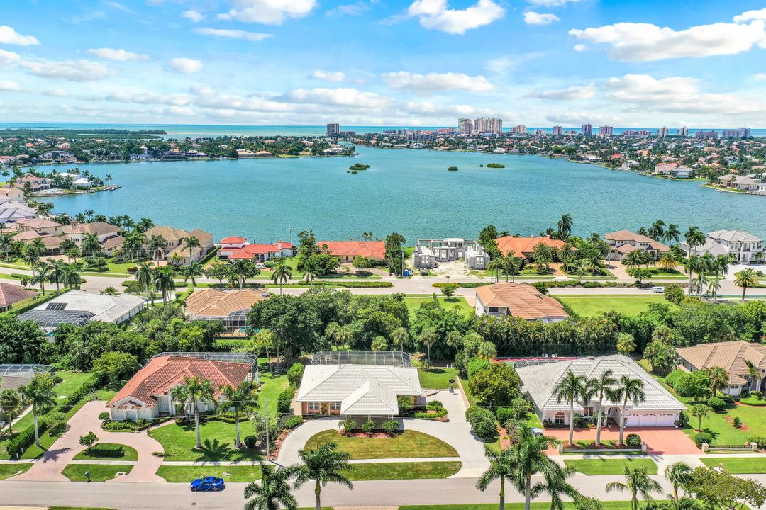 550 Inlet Dr, Marco Island, FL 34145
