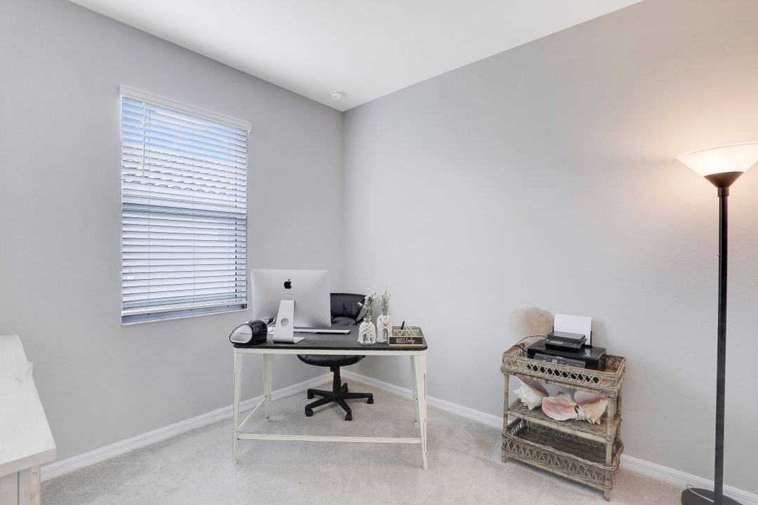 2105 Clementine St, Naples, FL 34120