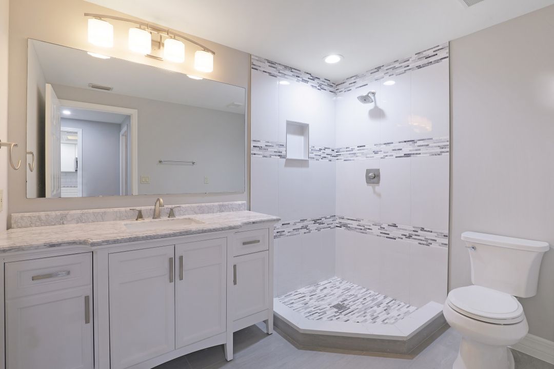 13105 Vanderbilt Dr #505, Naples, FL 34110