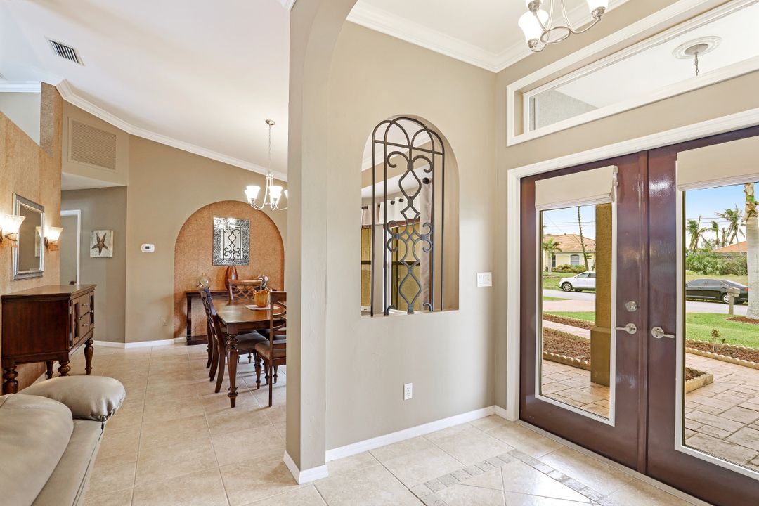 5327 SW 21st Pl, Cape Coral, FL 33914