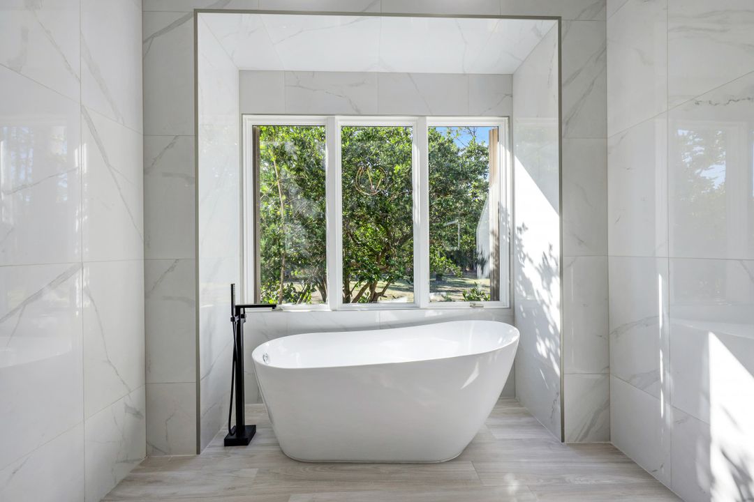 4040 1st Ave SW, Naples, FL 34119