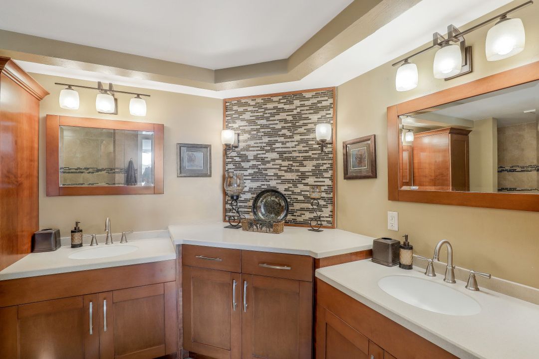 21 Bluebill Ave #401, Naples, FL 34108