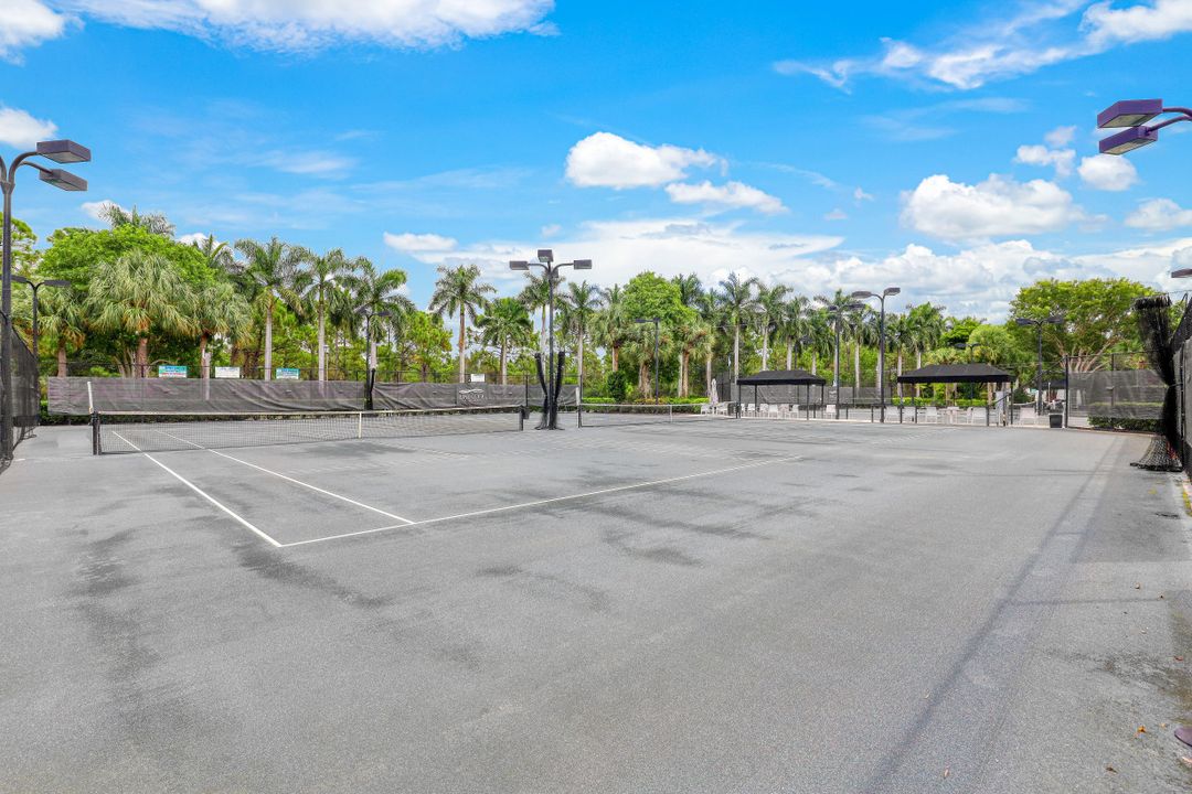 275 Indies Way #1605, Naples, FL 34110