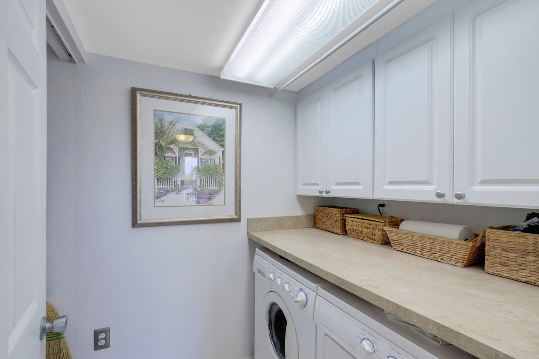 25 Bluebill Ave #201, Naples, FL 34108