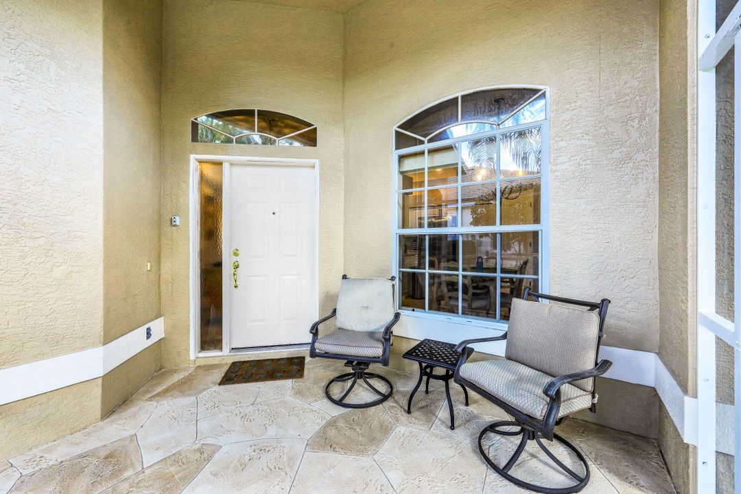 8755 Naples Heritage Dr, Naples, FL 34112