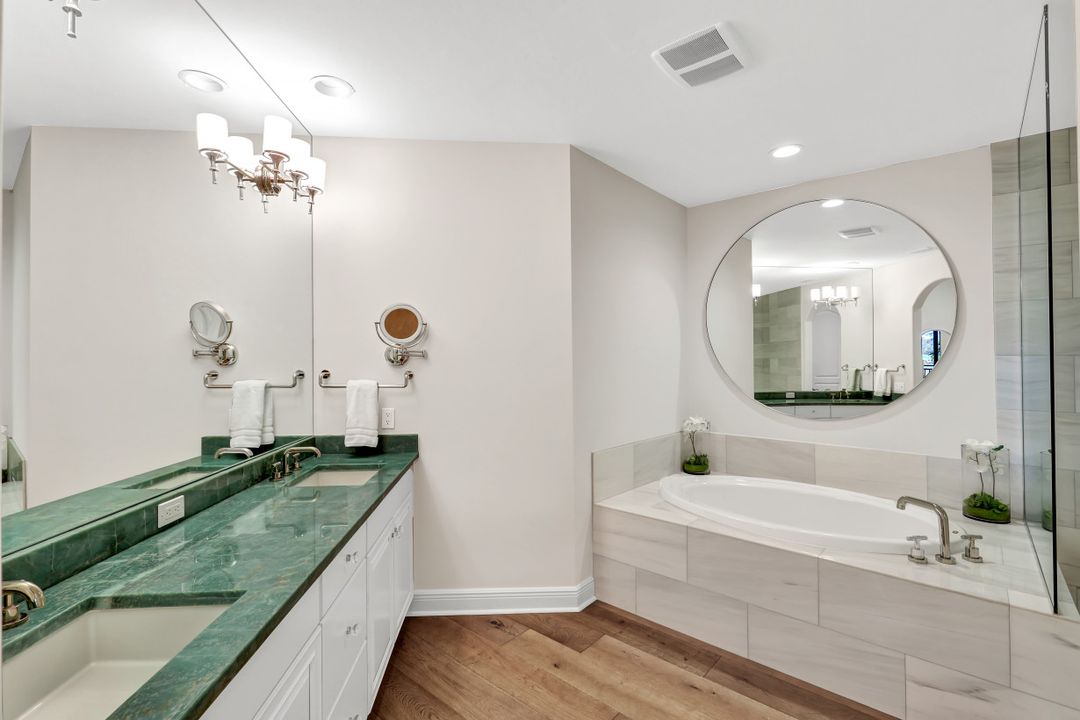 2538 Marquesa Royale Ln  #102, Naples, FL 34109