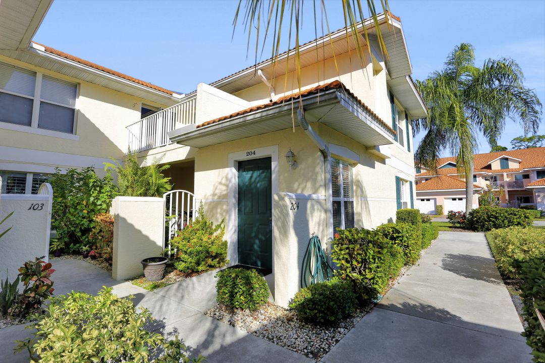 5100 Cedar Springs Dr #204, Naples, FL 34110