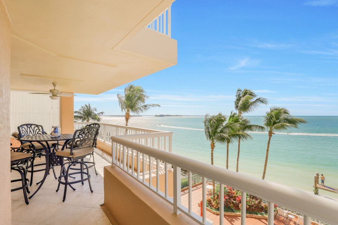 990 Cape Marco Dr #304, Marco Island, FL 34145