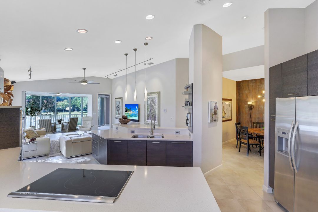 1825 Seville Blvd #821, Naples, FL 34109