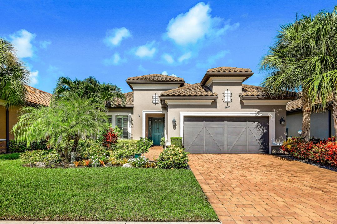 8447 Palacio Terrace W, Naples, FL 34114