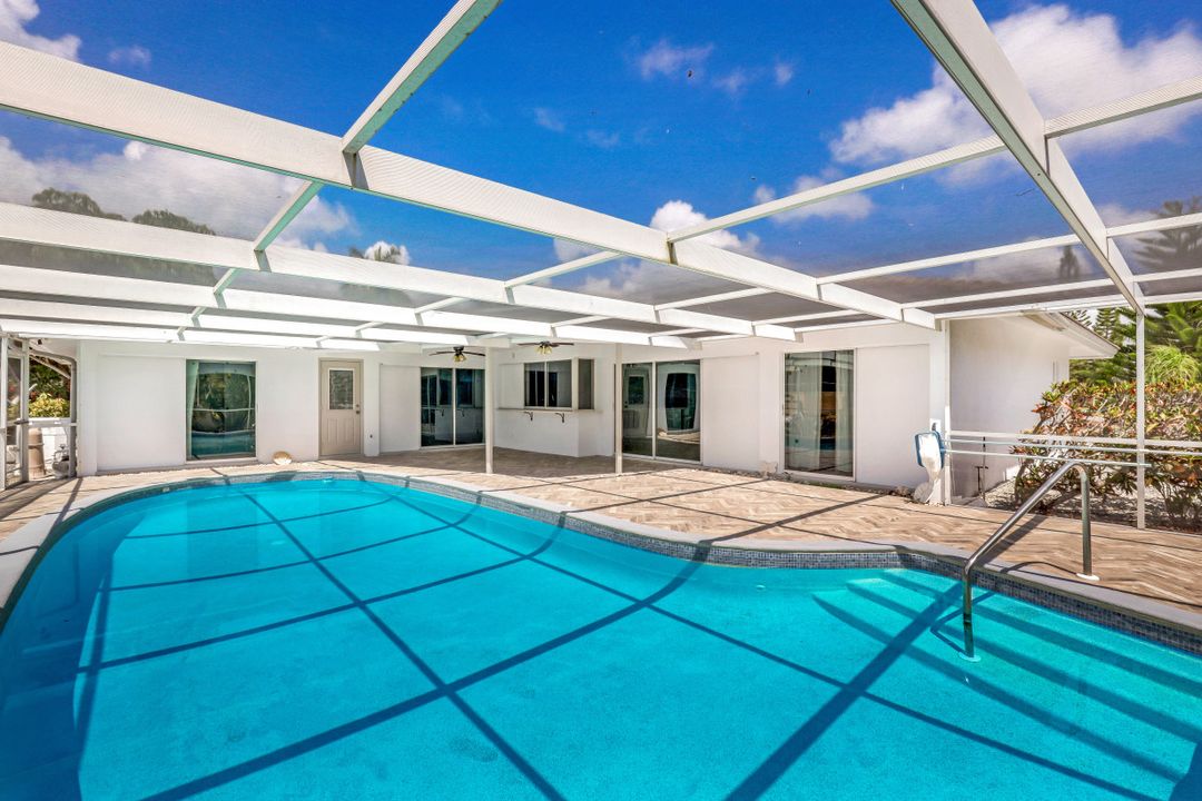 288 Grapewood Ct, Marco Island, FL 34145