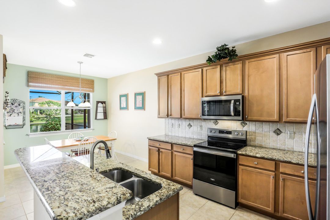 8609 Sumner Ave, Fort Myers, FL 33908