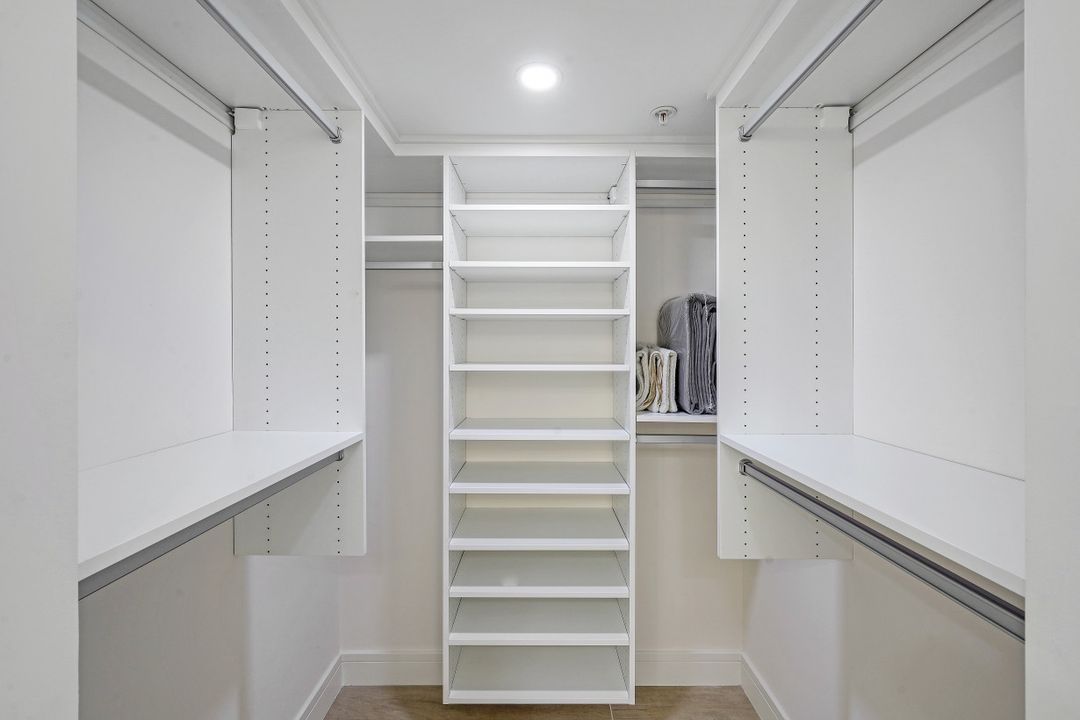 990 Cape Marco Dr #507, Marco Island, FL 34145