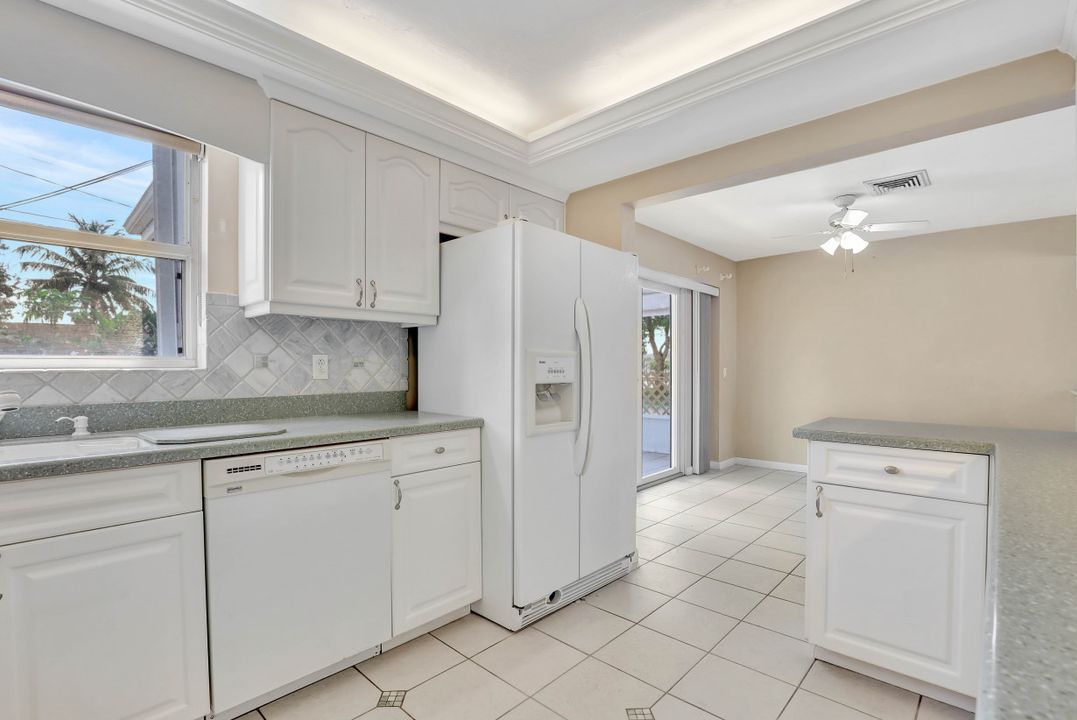 4656 Capri Dr, Naples, FL 34103