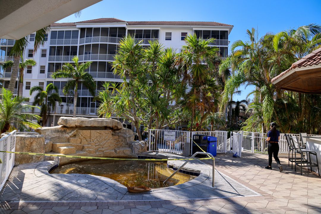 400 Flagship Dr, Naples, FL 34108