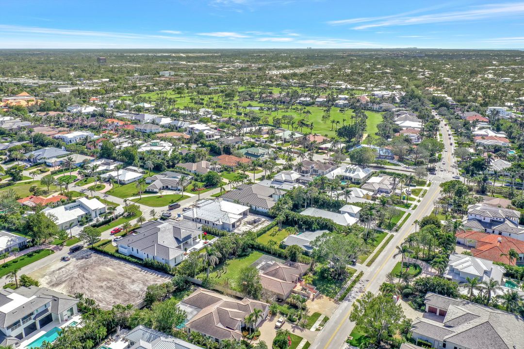 3000 Crayton Rd, Naples, FL 34103