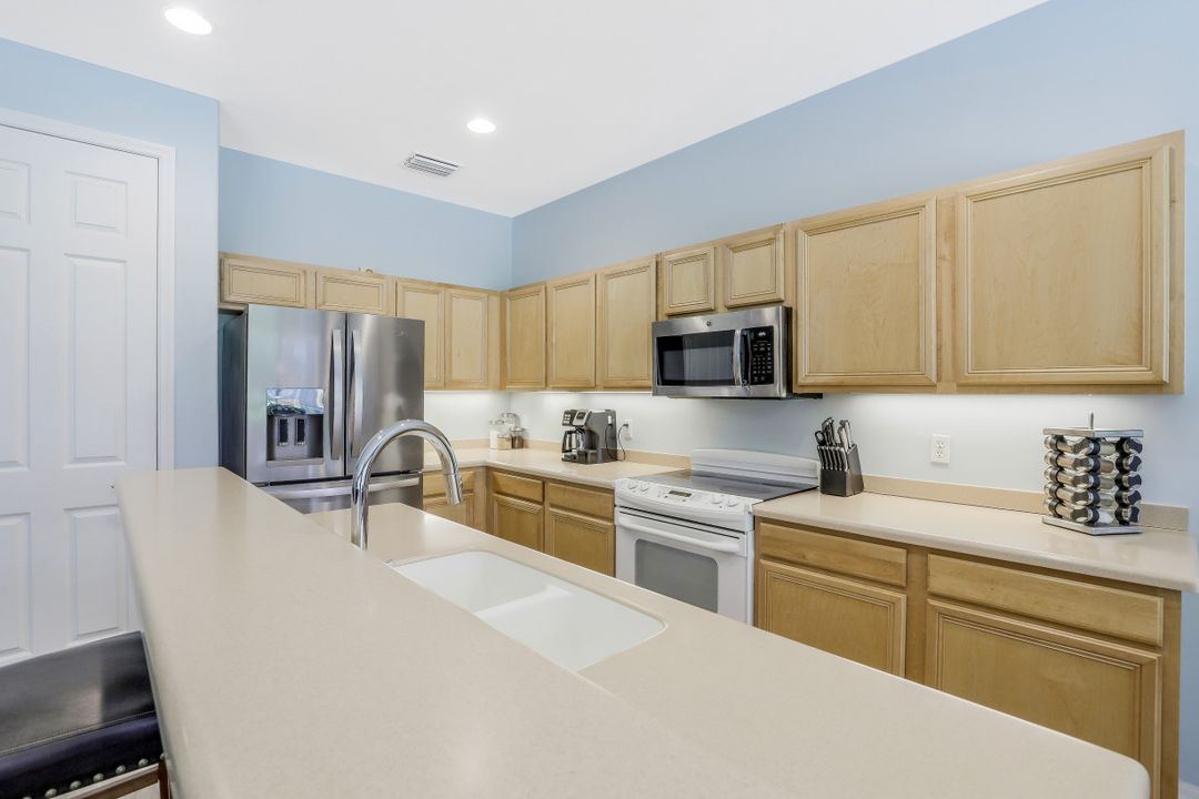 2039 Sagebrush Cir, Naples, FL 34120