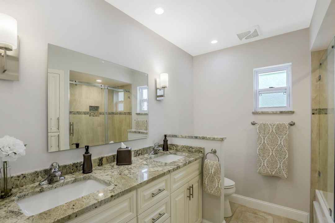 762 Hickory Rd, Naples, FL 34108