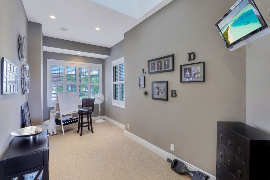 206 Flamingo Ave, Naples, FL 34108