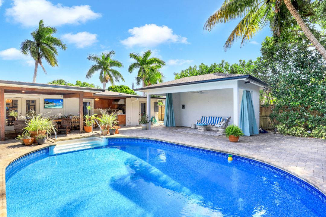 73 Wickliffe Dr, Naples, FL 34110