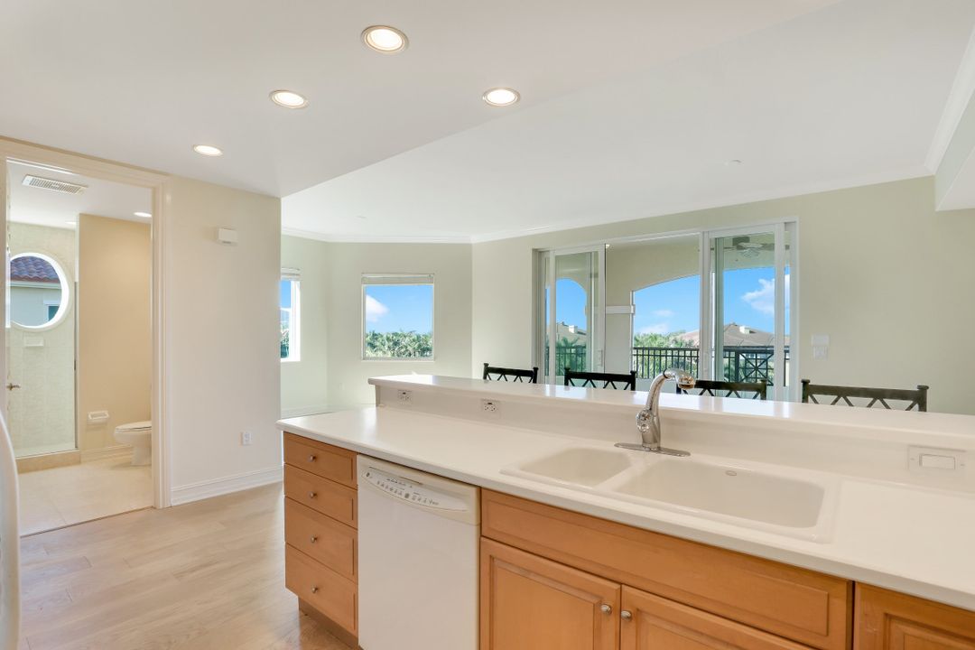 2738 Tiburon Blvd E #B-501, Naples, FL 34109