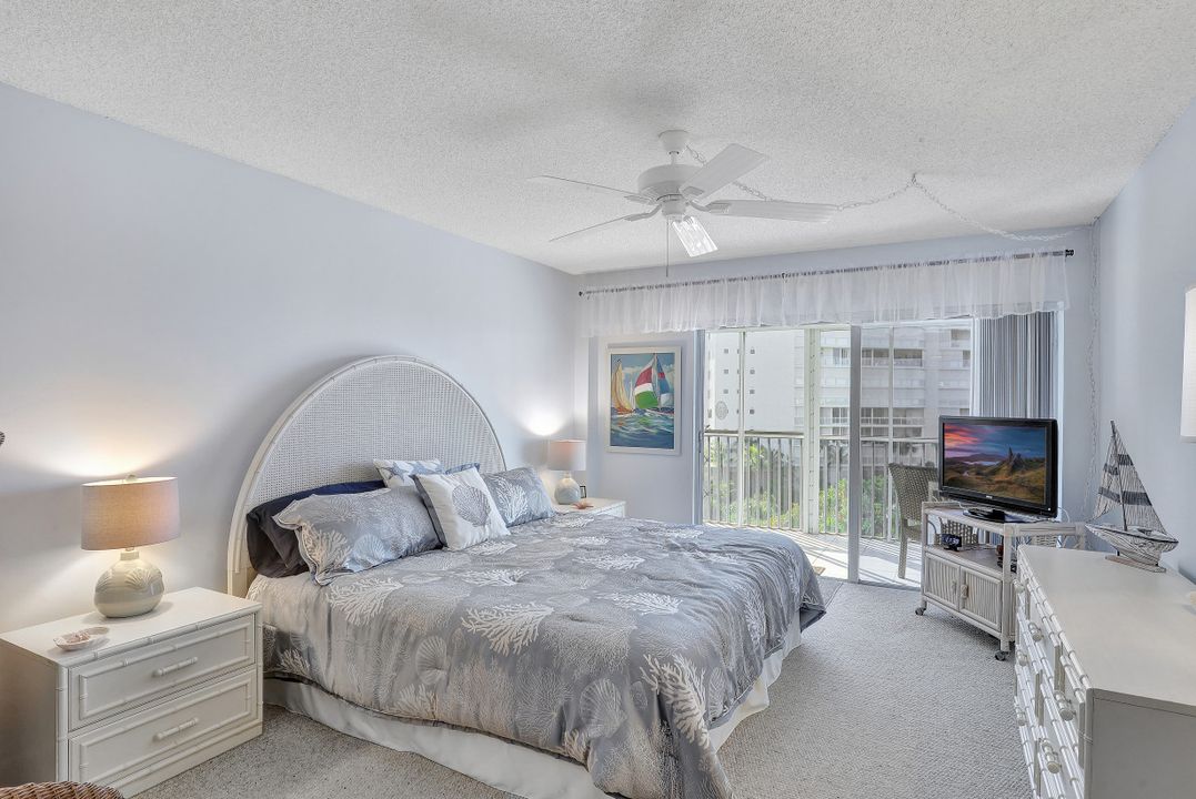 1 Bluebill Ave #709, Naples, FL 34108