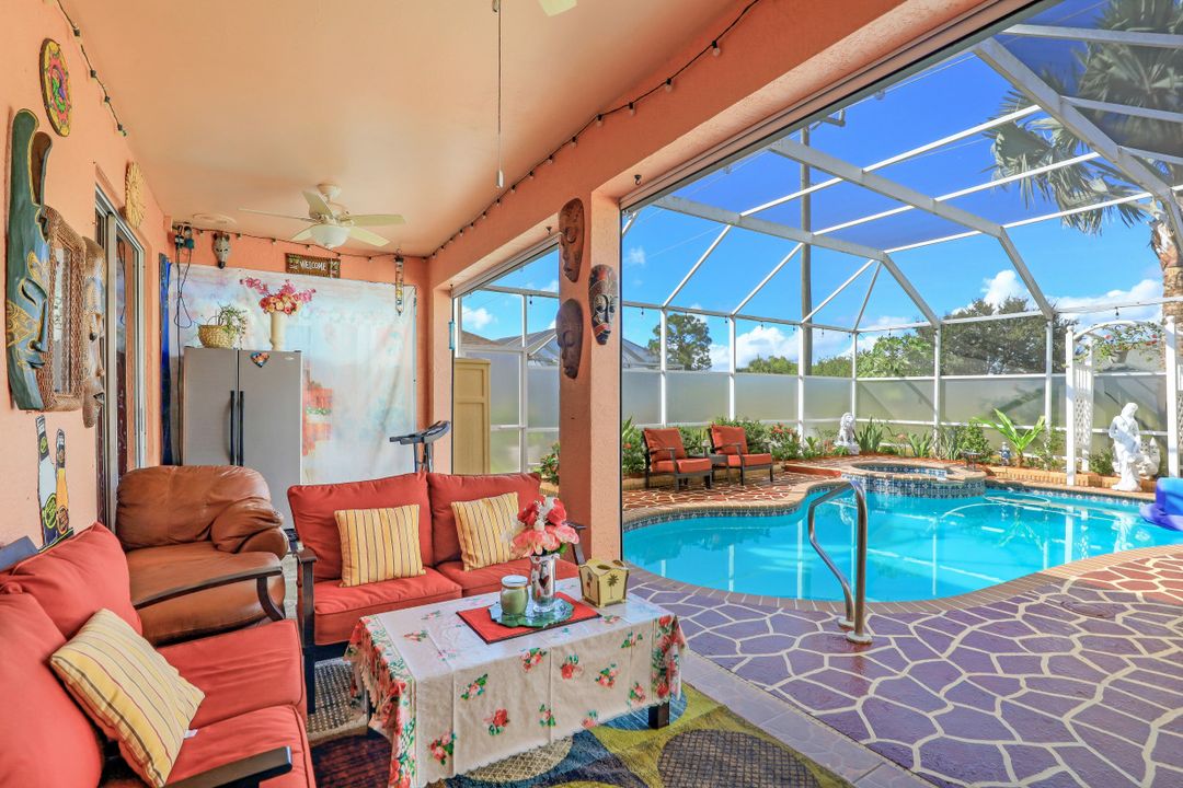 4552 Varsity Cir, Lehigh Acres, FL 33971