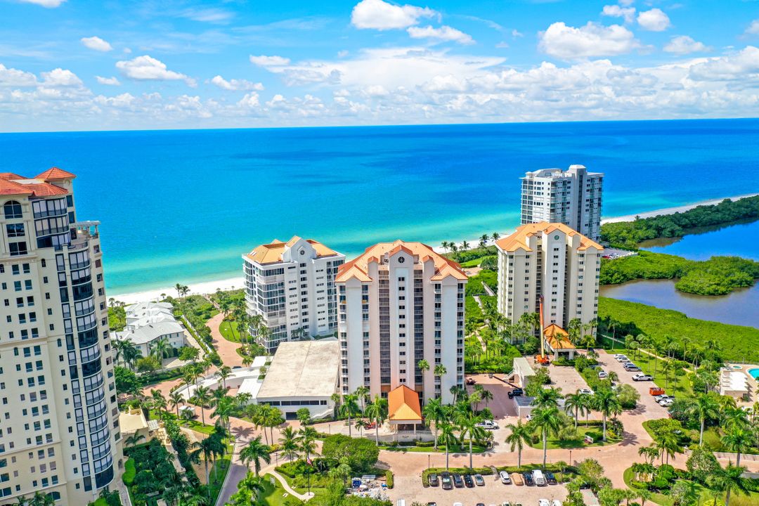 40 Seagate Dr #1004, Naples, FL 34103
