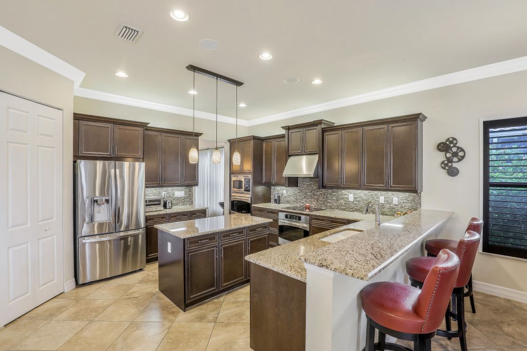 3910 Glacier Ct, Naples, FL 34119