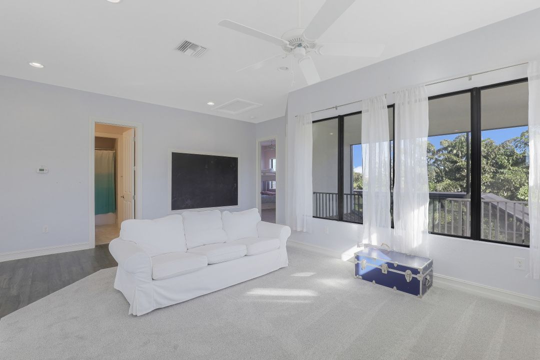 15907 Secoya Reserve Cir, Naples, FL 34110