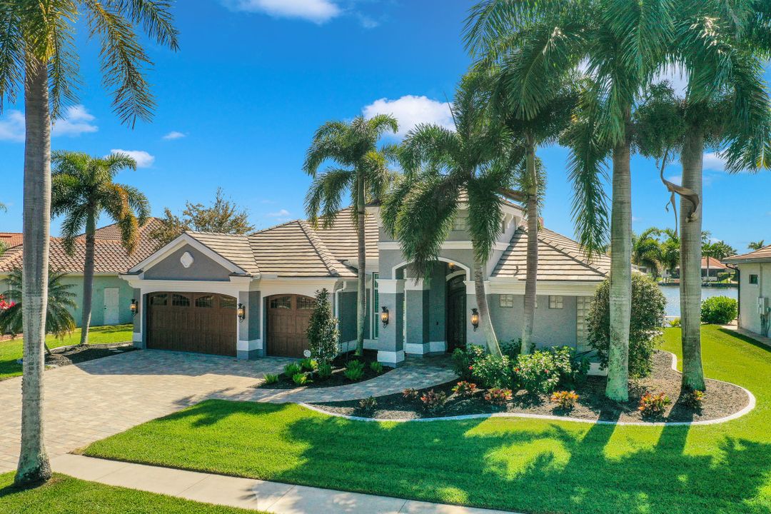 1900 Lagoon Ln, Cape Coral, FL 33914
