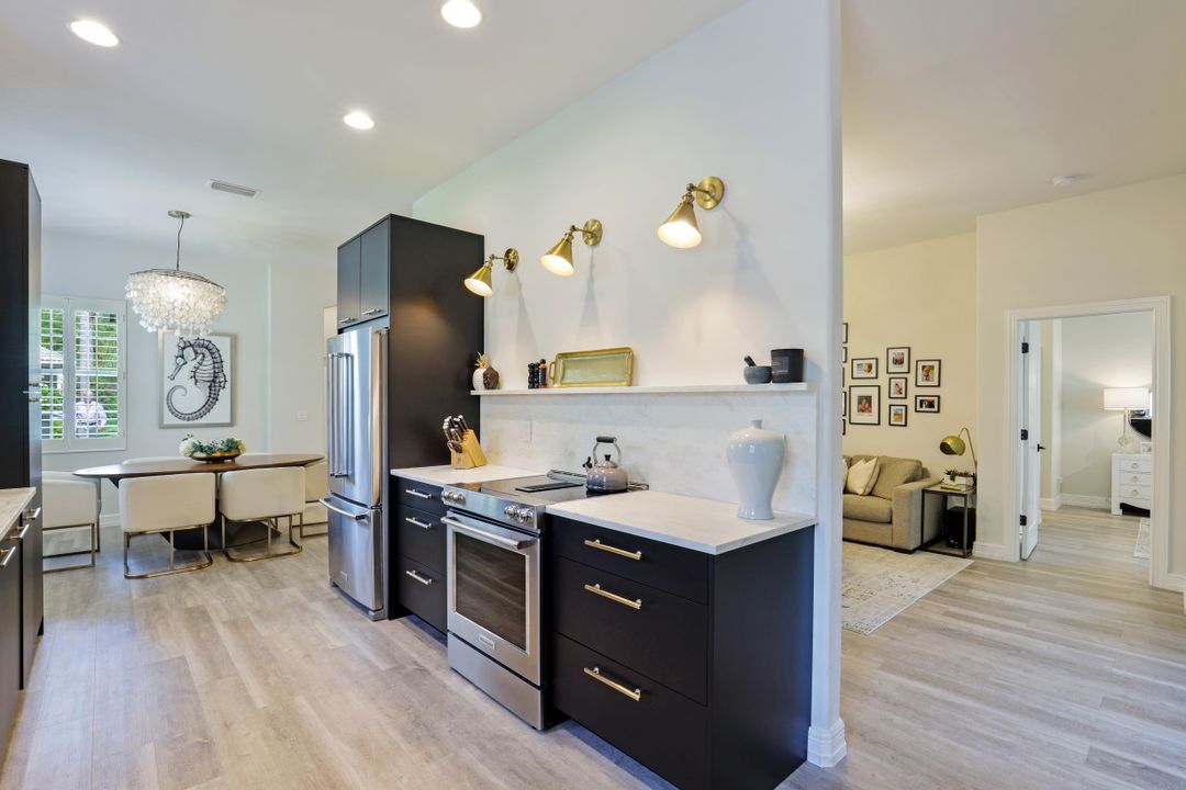 762 Vistana Cir, Naples, FL 34119